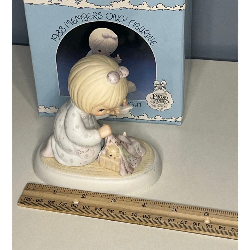 Vintage 1983 Precious Moments Figurine "Dawn's Early Light" - Picture 5 of 5